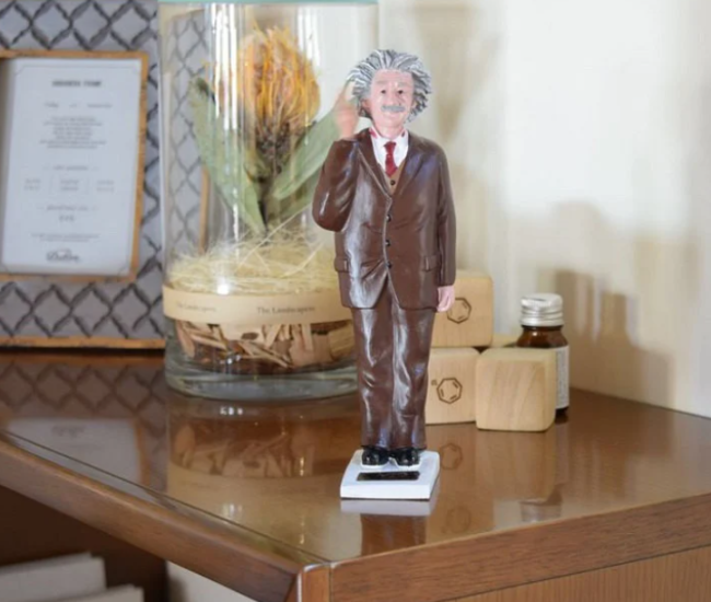 Figurka Albert Einstein