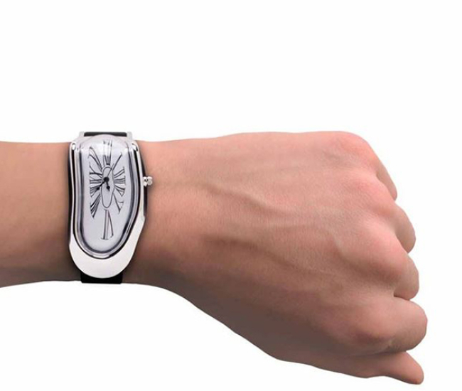 Zegarek w stylu Salvadora Dali