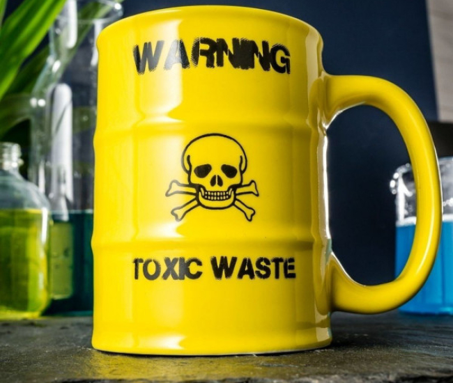 Kubek Toxic Waste